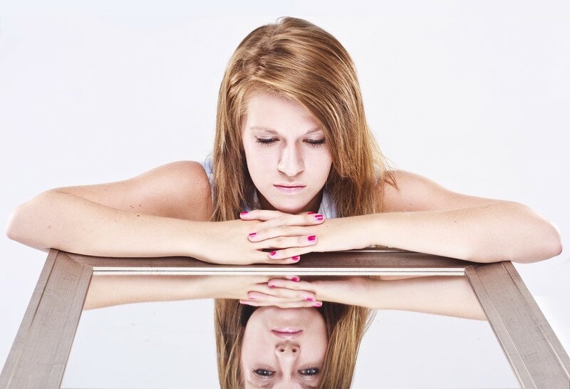 woman mirror canstockphoto2203496 copy